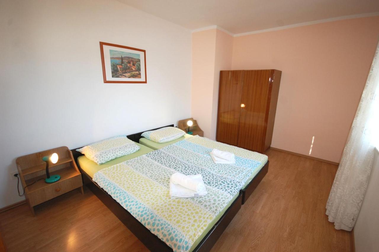 Apartments Dida By El-Pi Tours Нивице Экстерьер фото