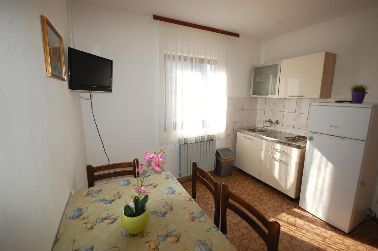 Apartments Dida By El-Pi Tours Нивице Экстерьер фото