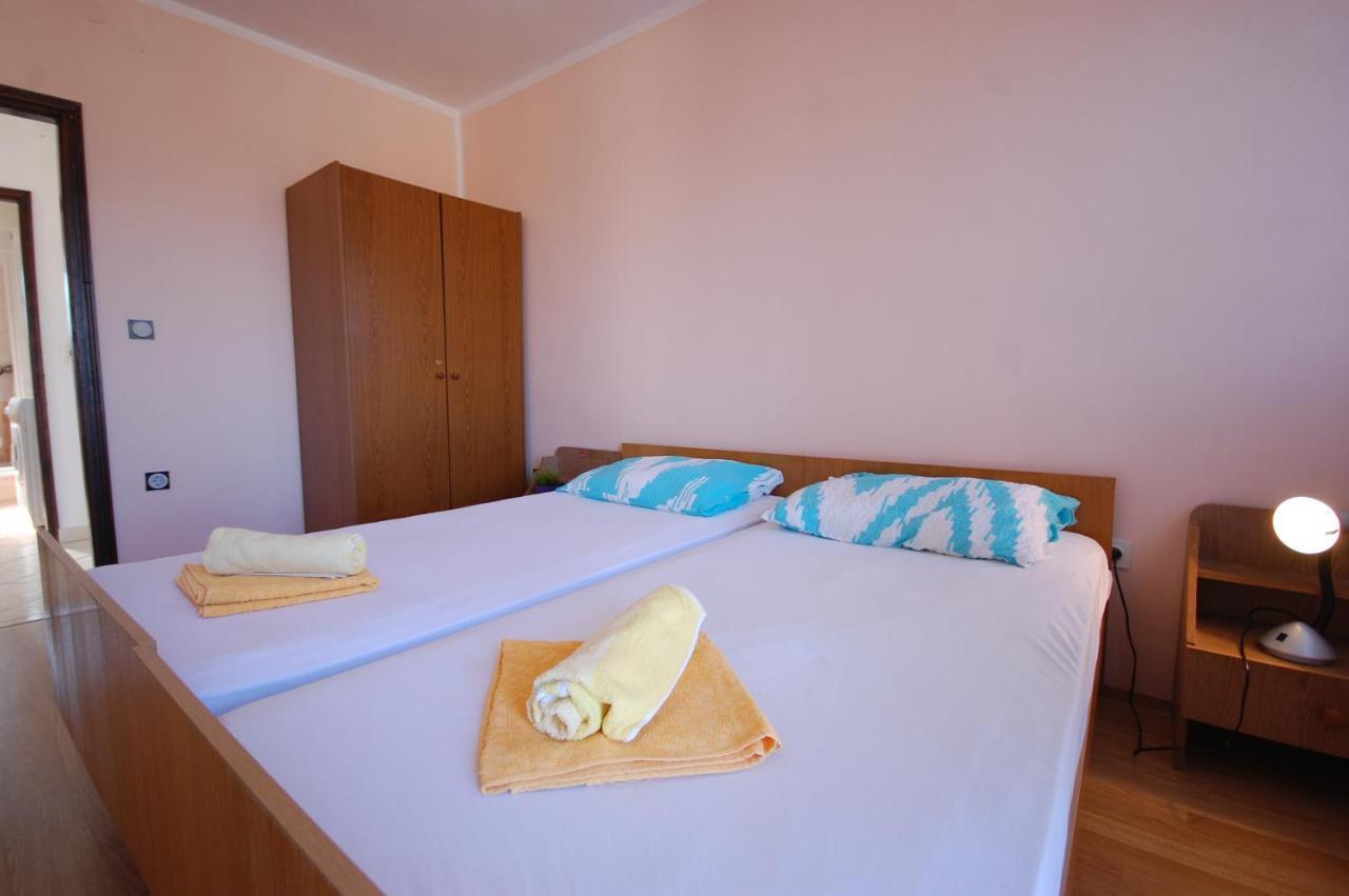 Apartments Dida By El-Pi Tours Нивице Экстерьер фото