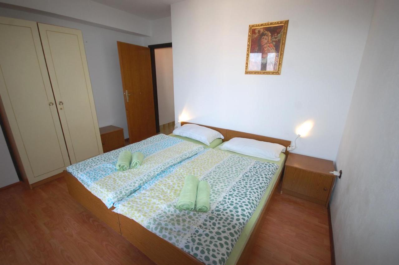 Apartments Dida By El-Pi Tours Нивице Экстерьер фото